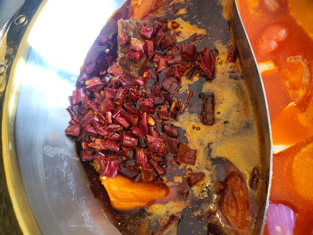 spicy chicken gizzard raw 大渝麻辣小郡肝 生的